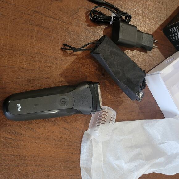 Braun Series 3 Clean & Close Black Model 300s 5408 Cordless Electric Razor - Picture 6 of 8